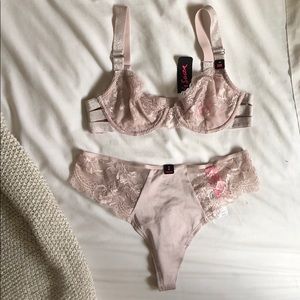 LA-SENZA bran new Lingerie